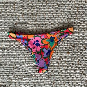 SKATIE - Kihei Dylan Bottom in S